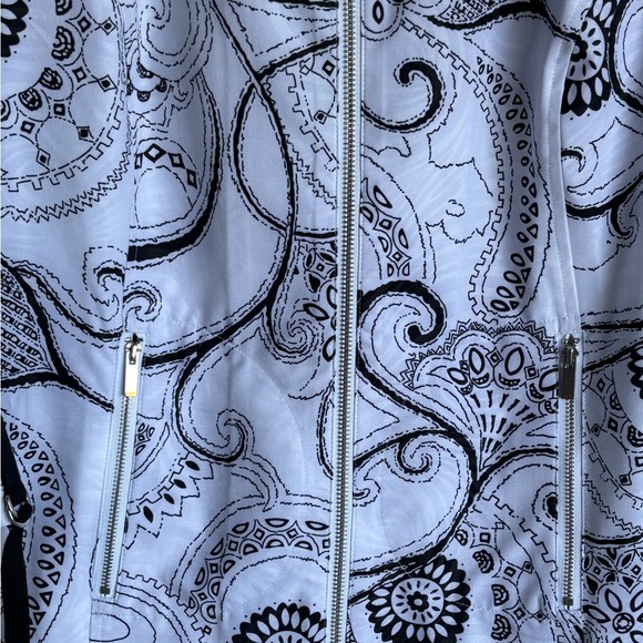 Chico’s Black and White jacket‎ - Picture 4 of 7